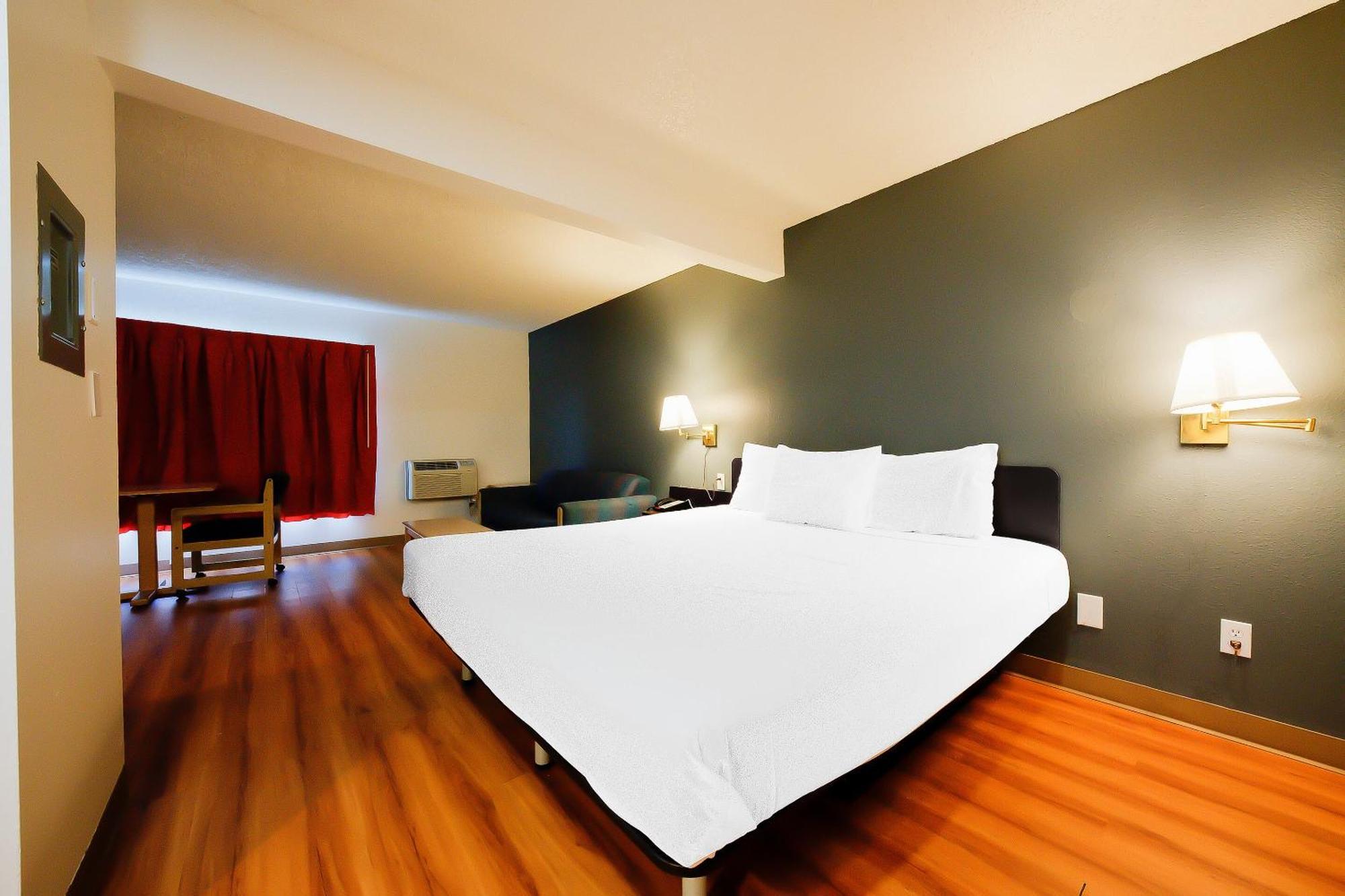 Oyo Hotel Hermiston Or, Downtown Buitenkant foto