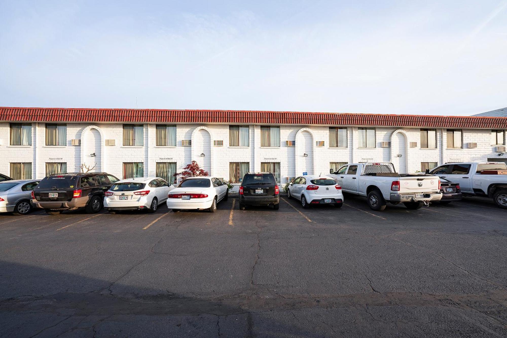 Oyo Hotel Hermiston Or, Downtown Buitenkant foto