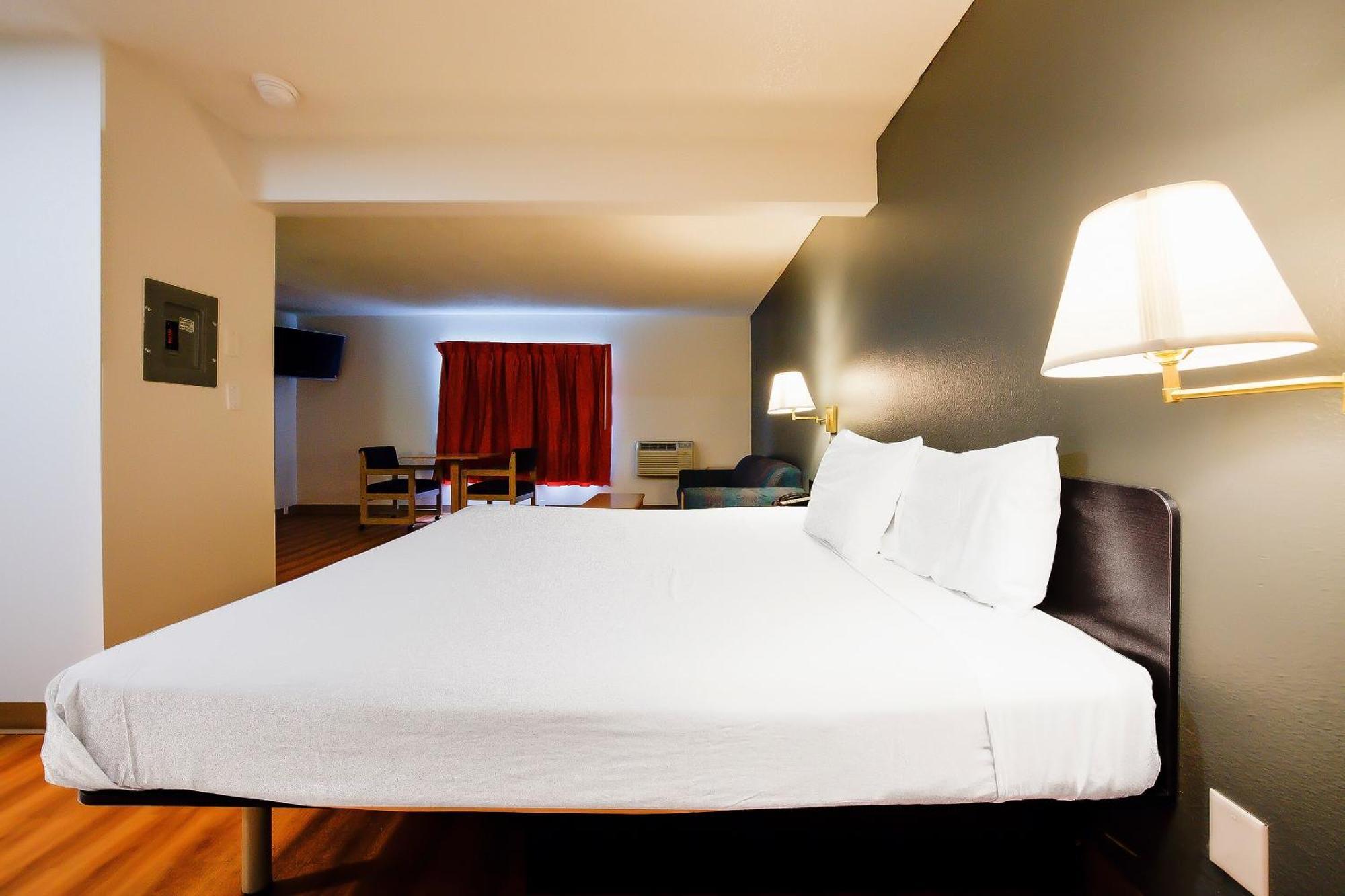 Oyo Hotel Hermiston Or, Downtown Buitenkant foto