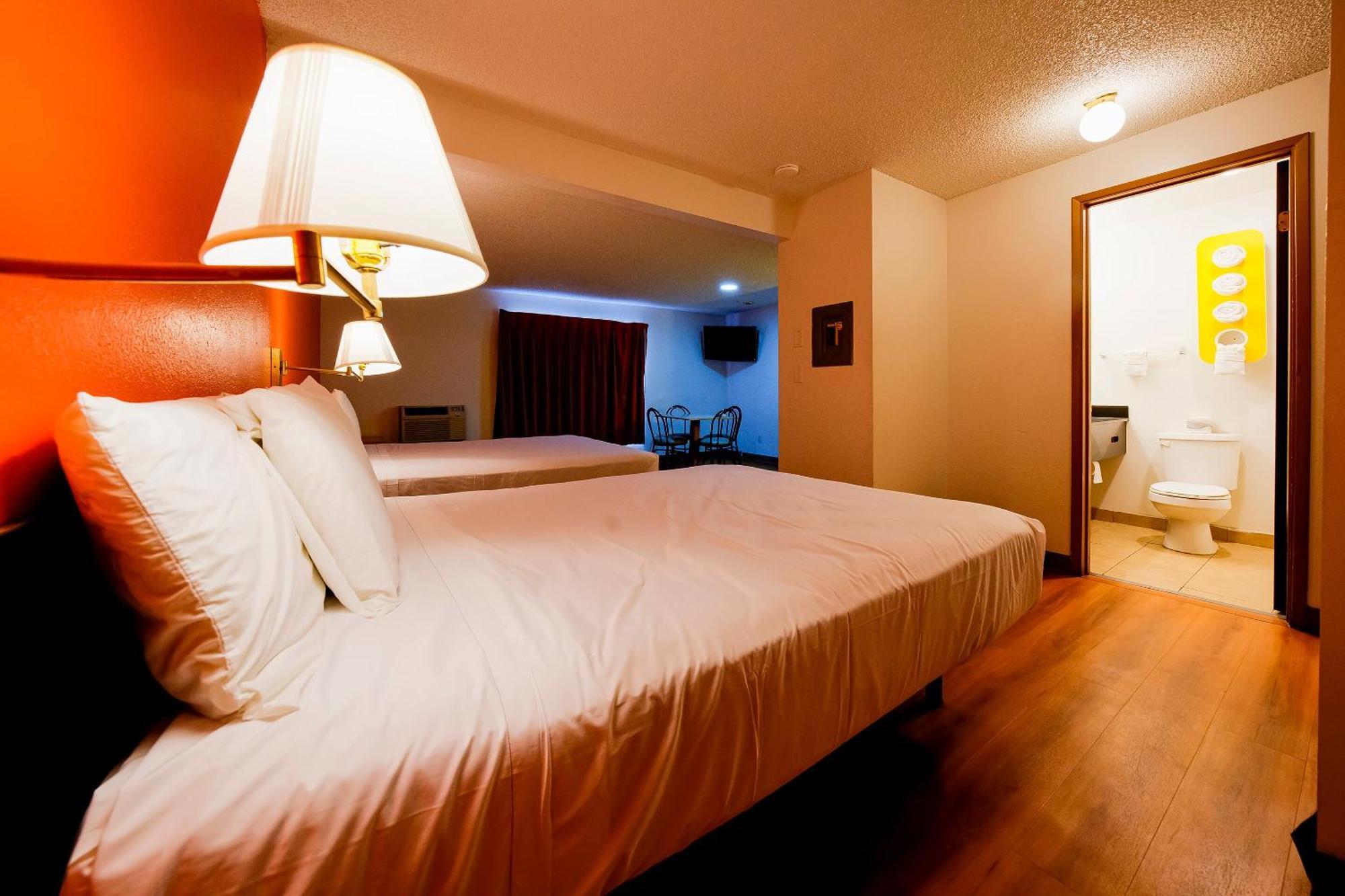 Oyo Hotel Hermiston Or, Downtown Buitenkant foto